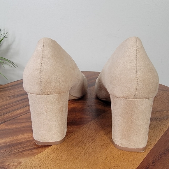 Kelly & Katie Liya Beige Block Heel Pumps Size 6.5 - Picture 7 of 17